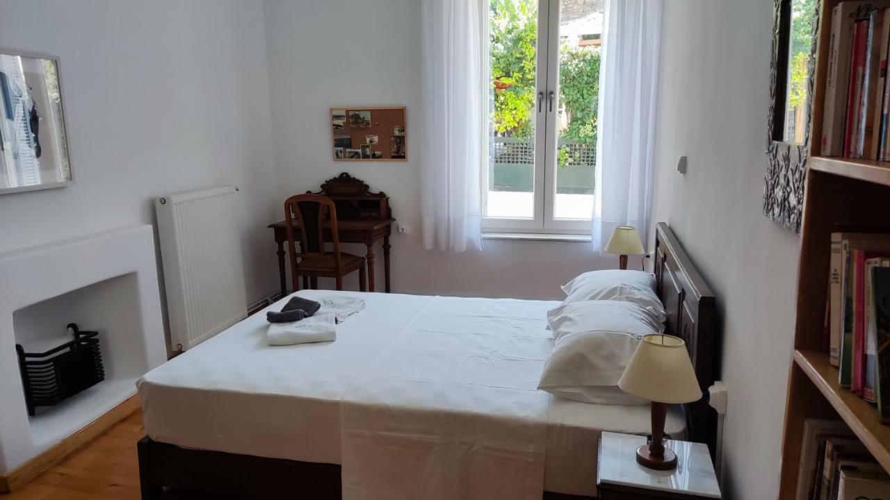 A Painter'S House In Plaka Apartment Athena Bagian luar foto