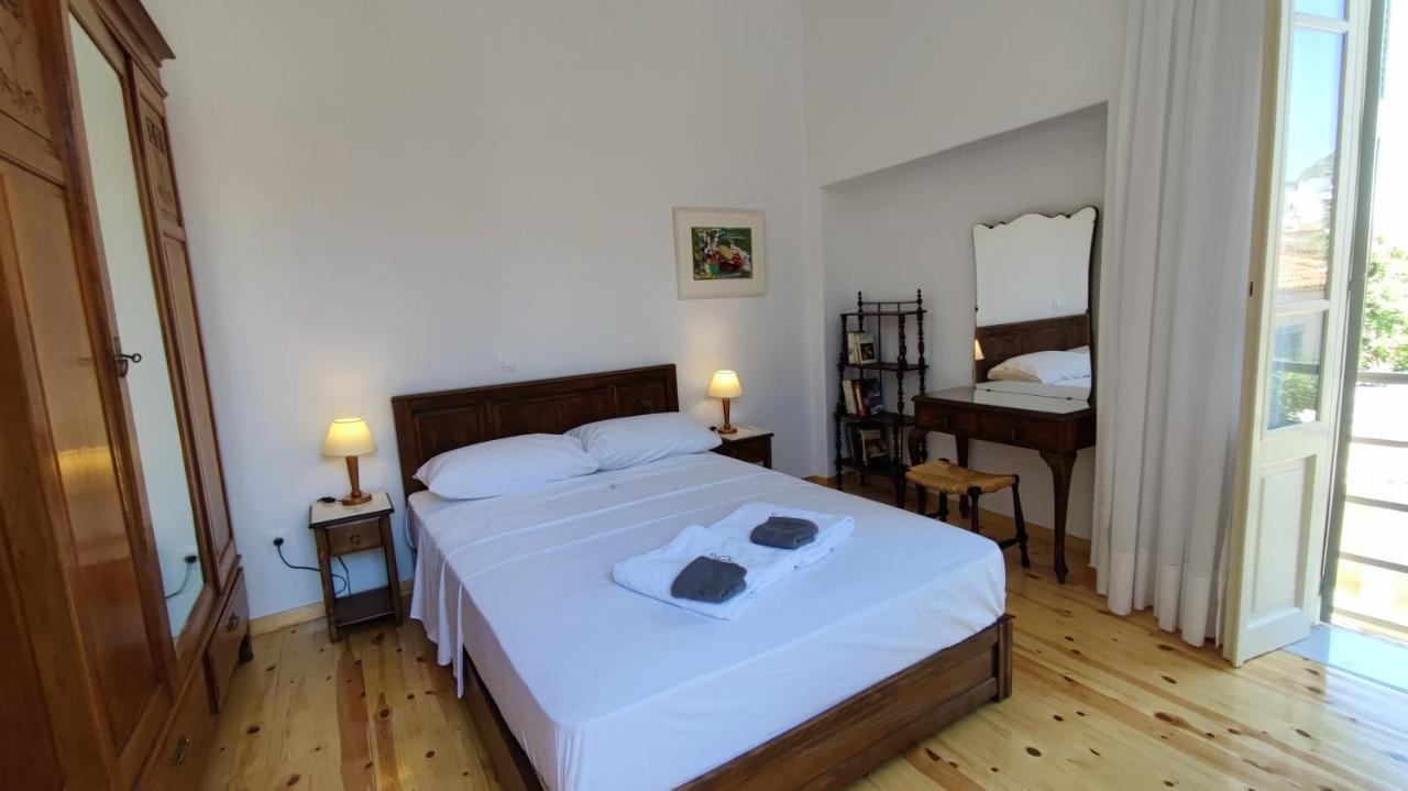A Painter'S House In Plaka Apartment Athena Bagian luar foto