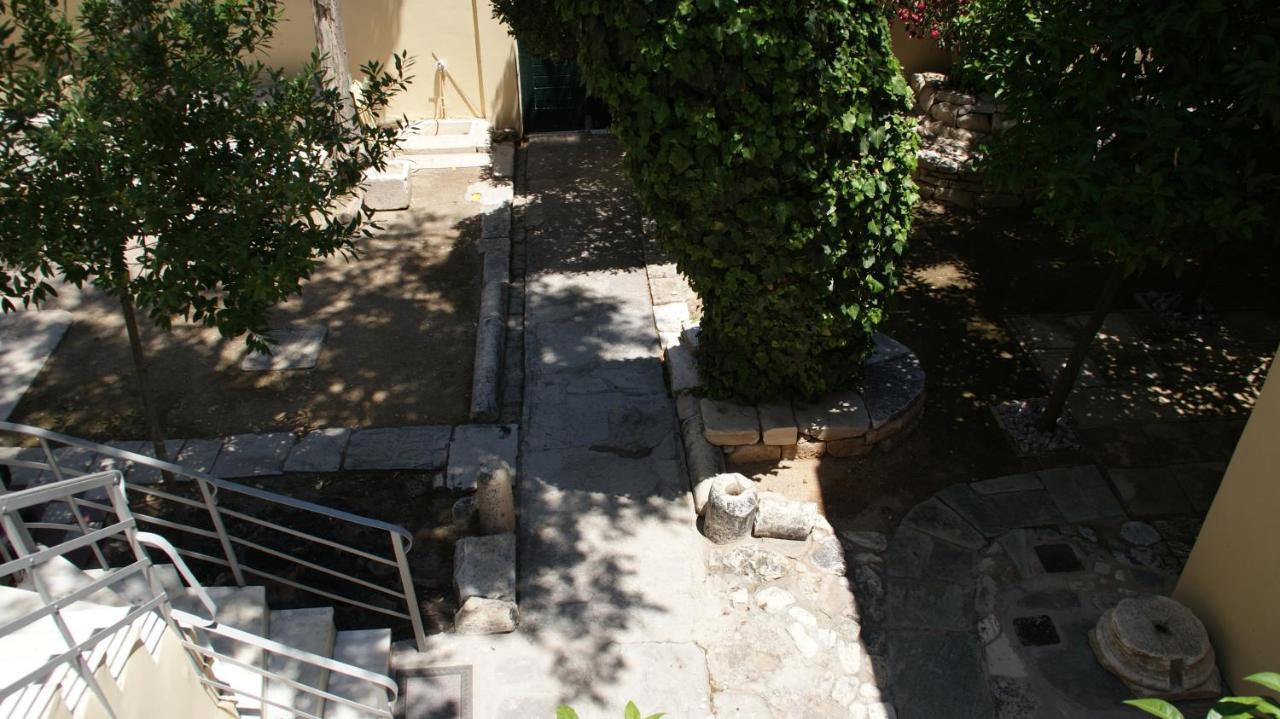 A Painter'S House In Plaka Apartment Athena Bagian luar foto