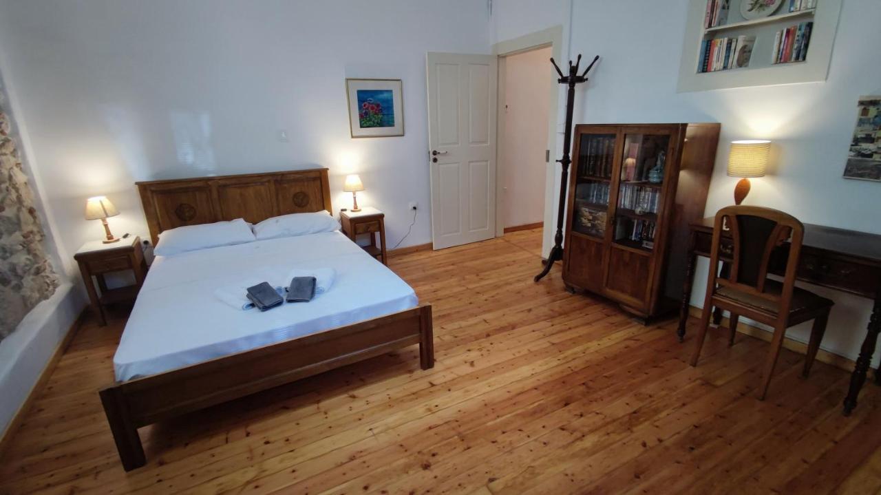 A Painter'S House In Plaka Apartment Athena Bagian luar foto