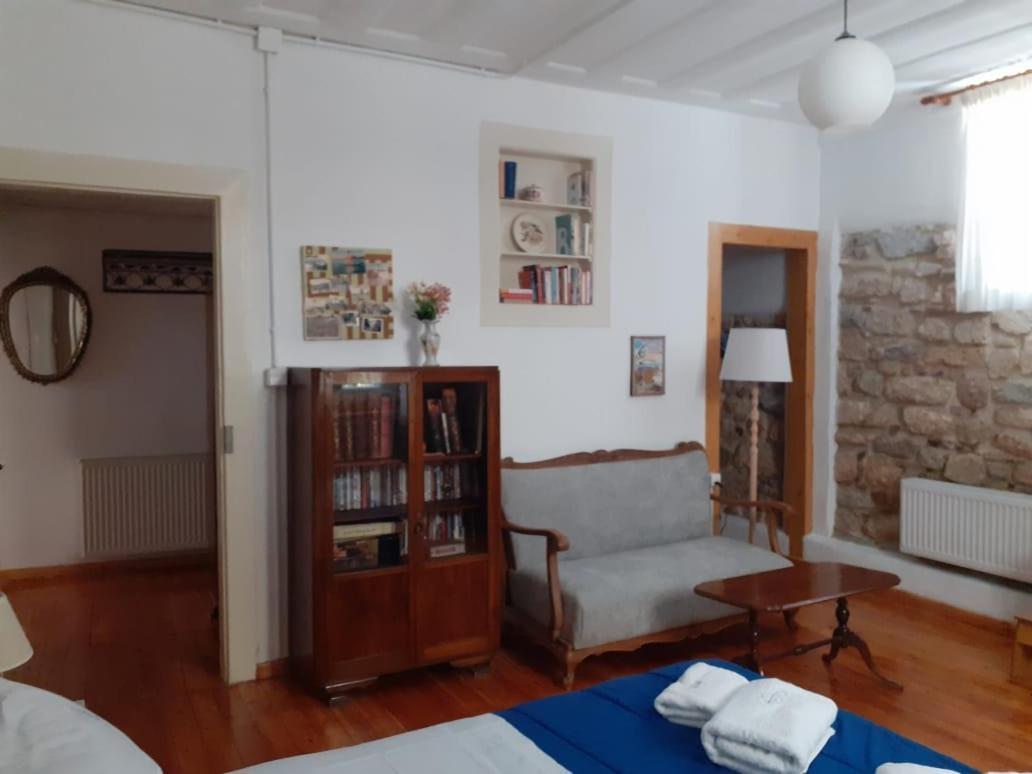 A Painter'S House In Plaka Apartment Athena Bagian luar foto
